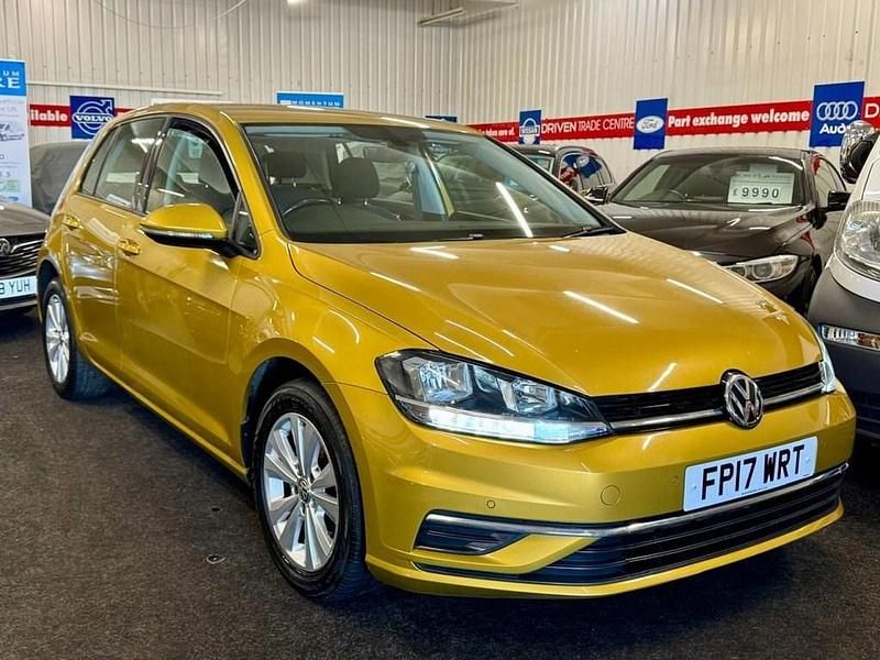 Used VW Golf VII SE 110 HP (80 kW) 2017 Yellow Hatchback