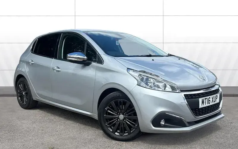 Used Peugeot 208 Allure 82 HP (60 kW) 2018 Hatchback