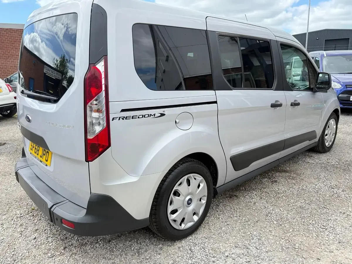 Used Ford Grand Tourneo Connect Zetec 2018 Silver MPV
