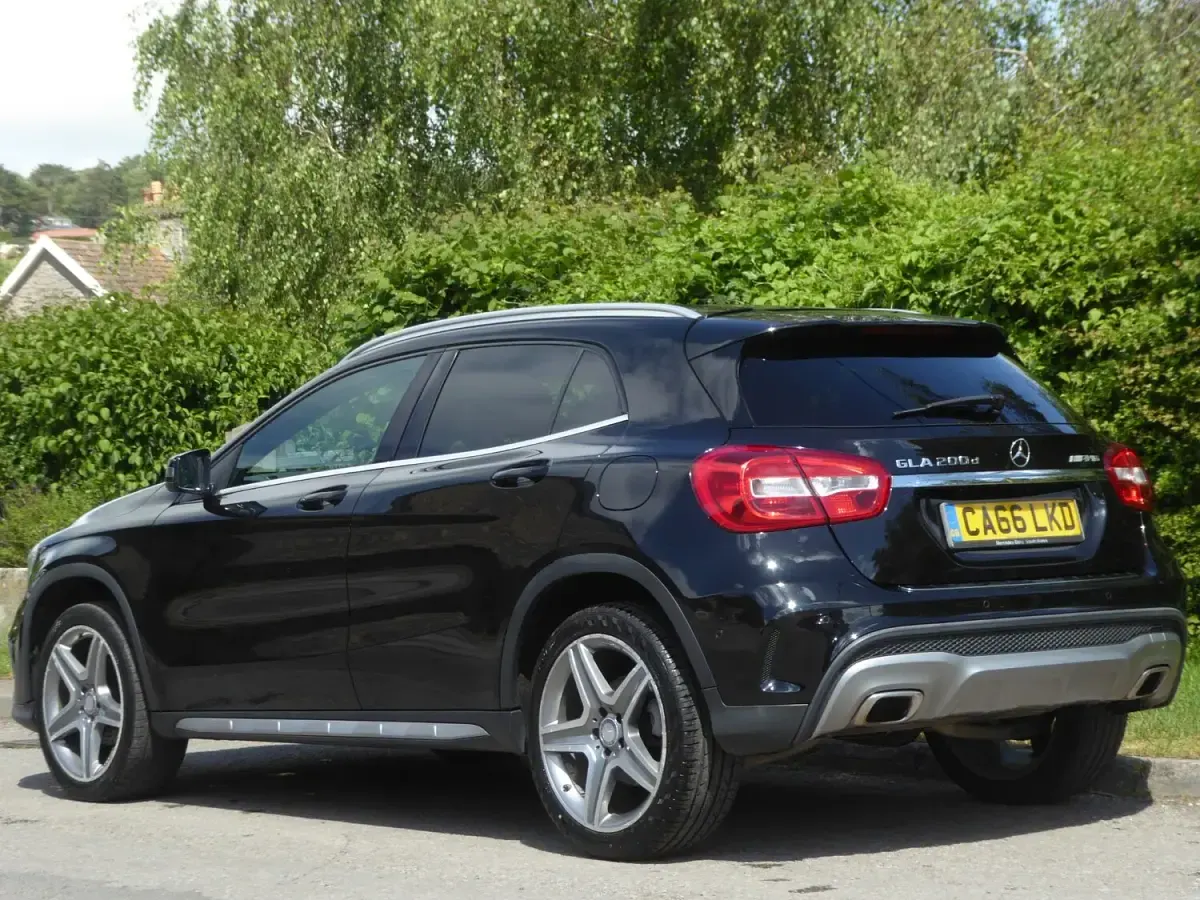 Used Mercedes GLA200 AMG line 136 HP (100 kW) 2017 Black SUV