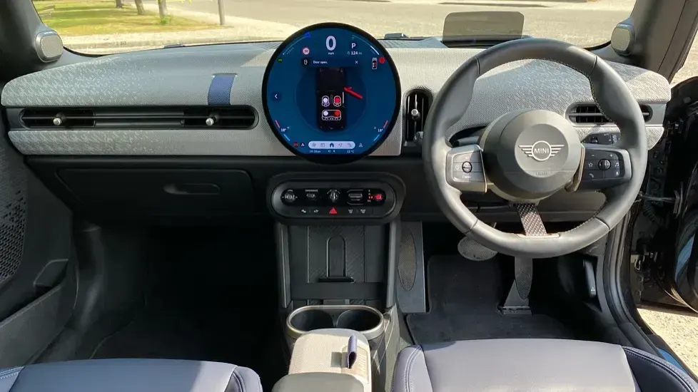 New Mini Cooper Hatch 113 kW (154 HP) 2025 Black Hatchback
