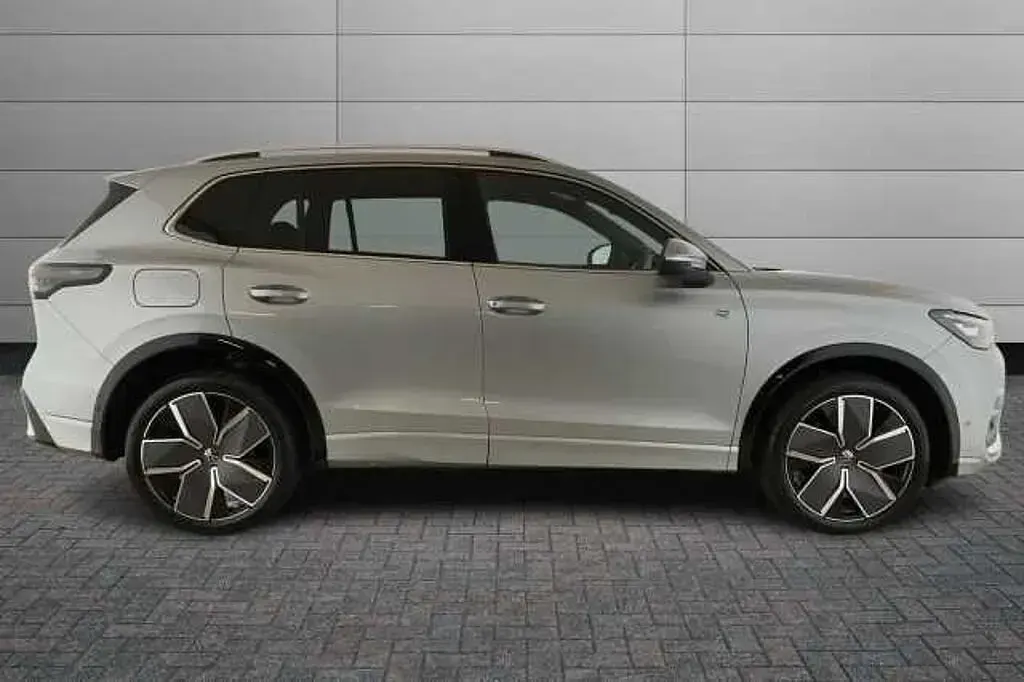 New VW Tiguan R-line 150 HP (110 kW) 2026 Oyster silver SUV