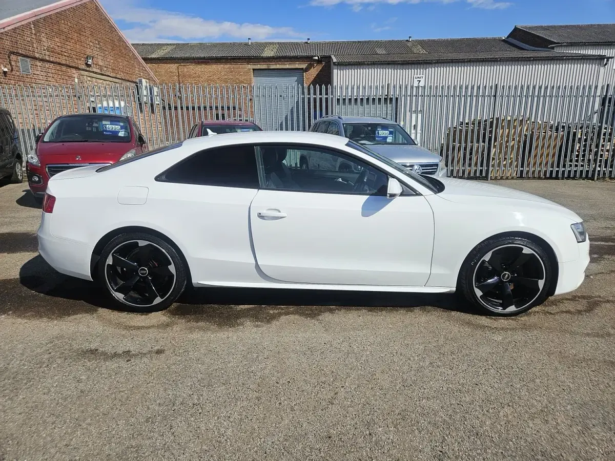 Used Audi A5 Black Edition 177 HP (130 kW) 2015 Blue Coupe