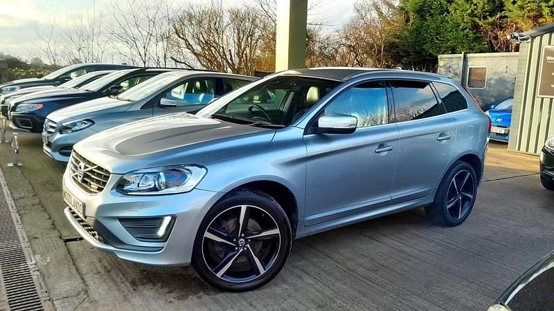 Used Volvo XC60 R-Design 215 HP (158 kW) 2015 Silver SUV