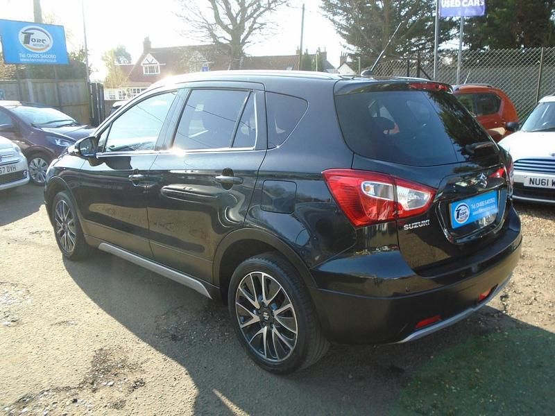 Used Suzuki SX4 SZ-T 120 HP (88 kW) 2016 Black Hatchback