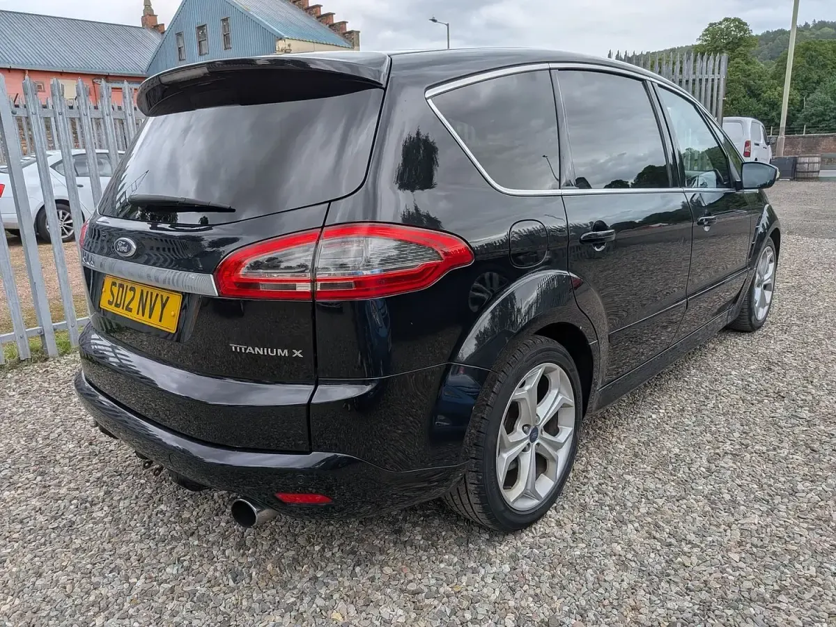 Used Ford S-MAX Titanium X 200 HP (147 kW) 2012 Black MPV