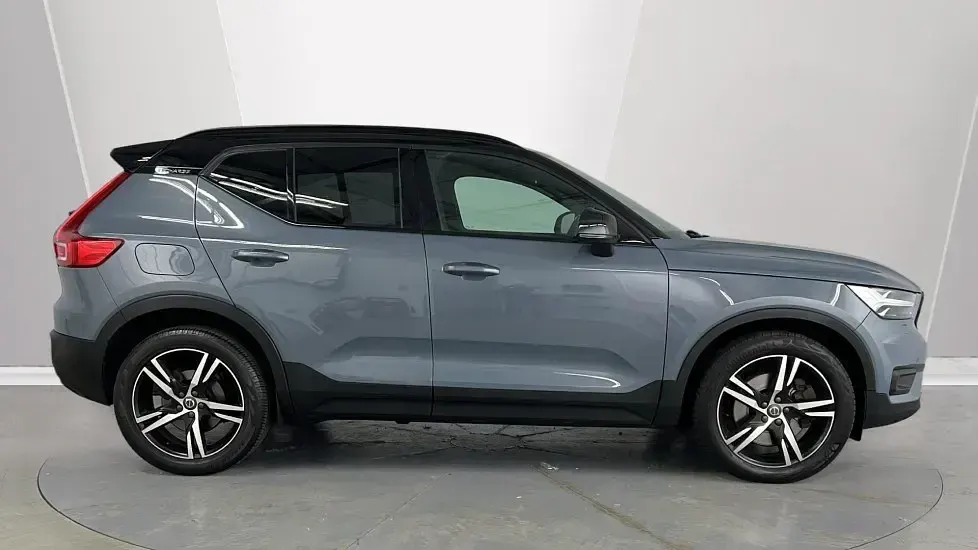 Usado Volvo XC40 R-Design 257 CV (189 kW) 2021 Gris SUV