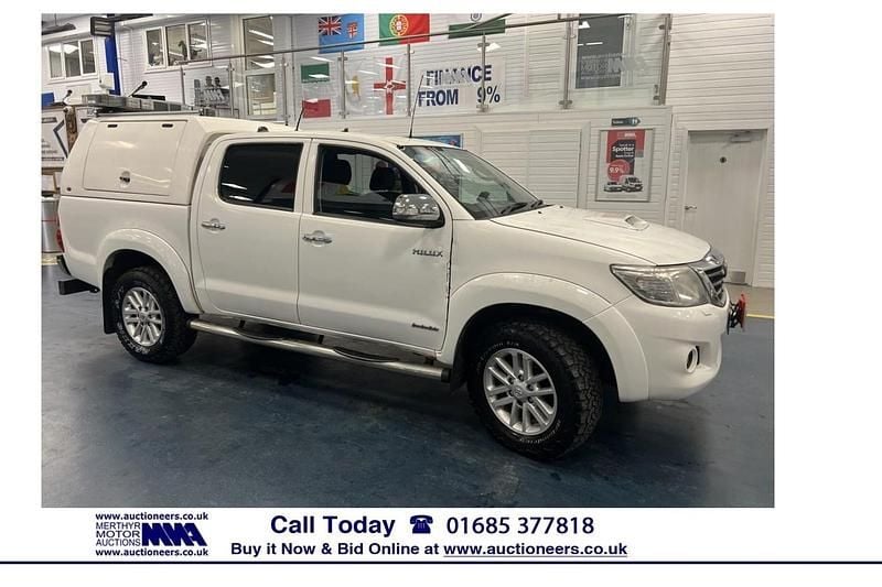 White Used 2015 Toyota HiLux Pickup | £10,000 (Super price) - Image 1/4