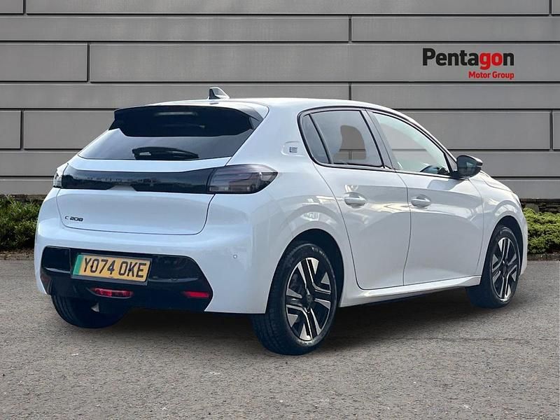 Used Peugeot e-208 Allure 100 kW (136 HP) 2025 White Hatchback