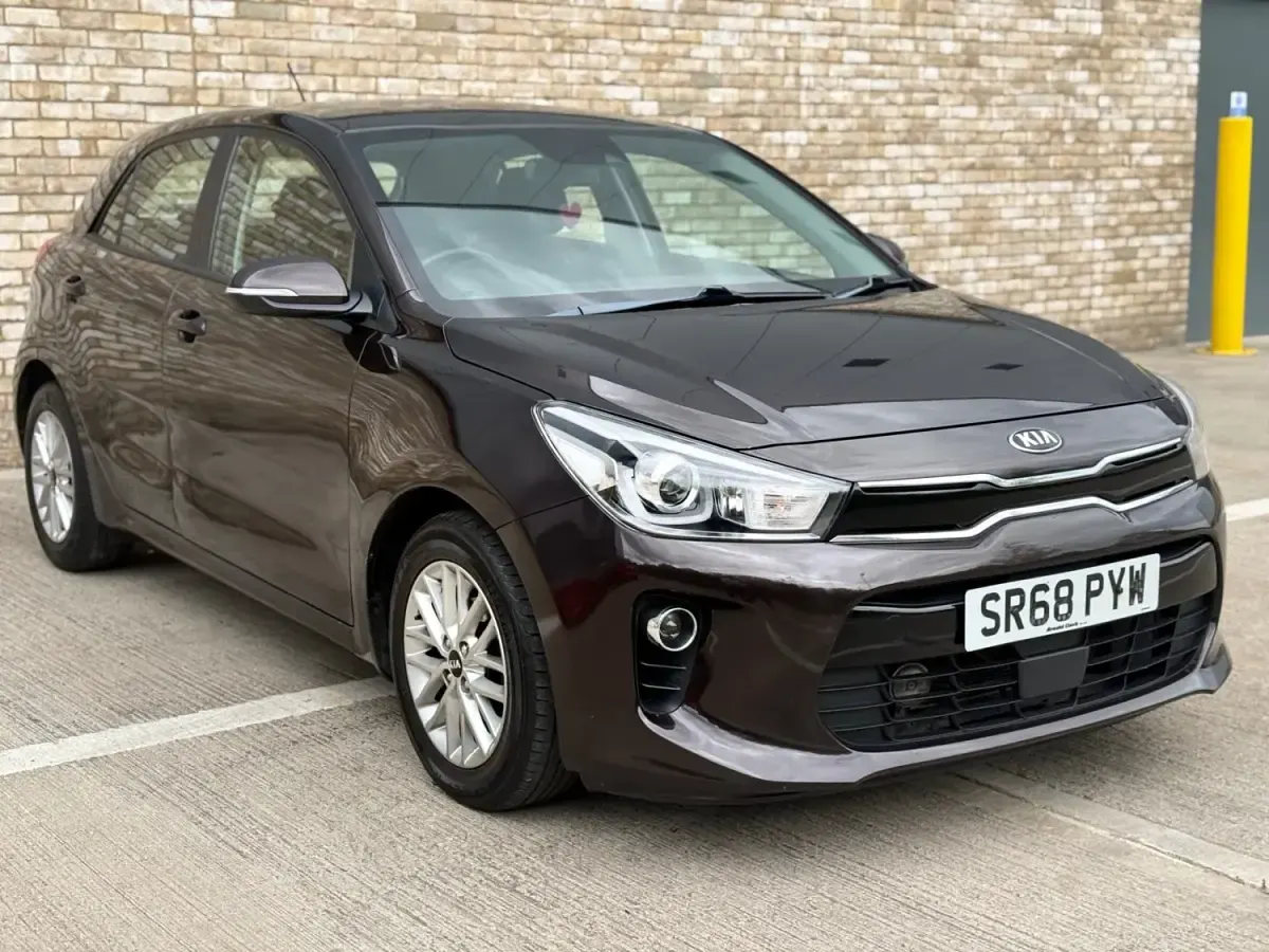 Begagnad Kia Rio 83 HK (61 kW) 2018 Brun Halvkombi