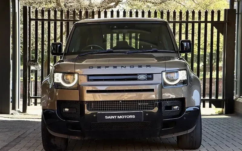 Used Land Rover Defender HSE Dynamic 300 HP (220 kW) 2024 SUV