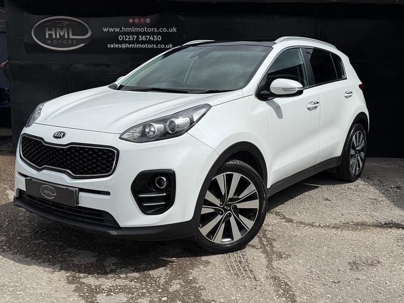 White Used 2017 Kia Sportage 3 SUV | £11,995 (Fair price) - Image 1/4
