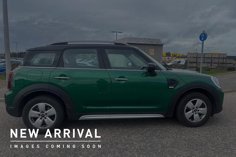 Usado Mini Cooper Countryman Classic 134 CV (98 kW) 2022 Verde SUV