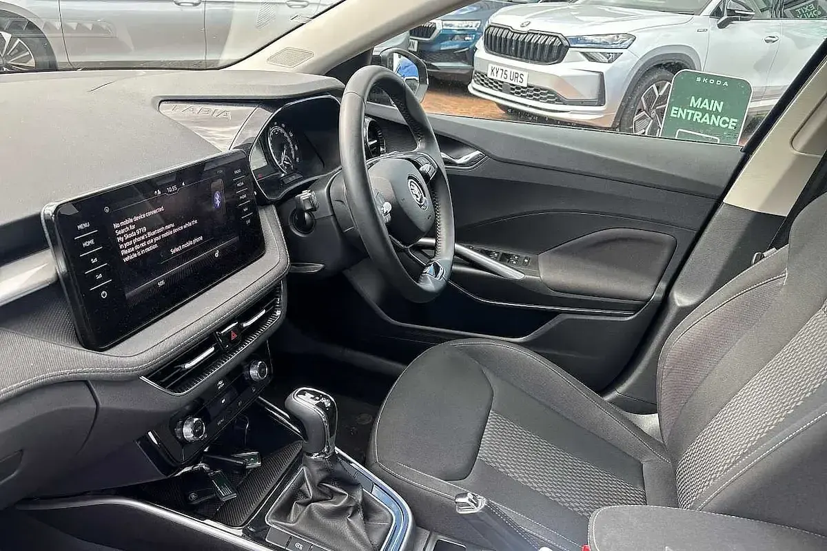 Usado Skoda 110 R SE L 81 HP (59 kW) 2023 Preto Citadino