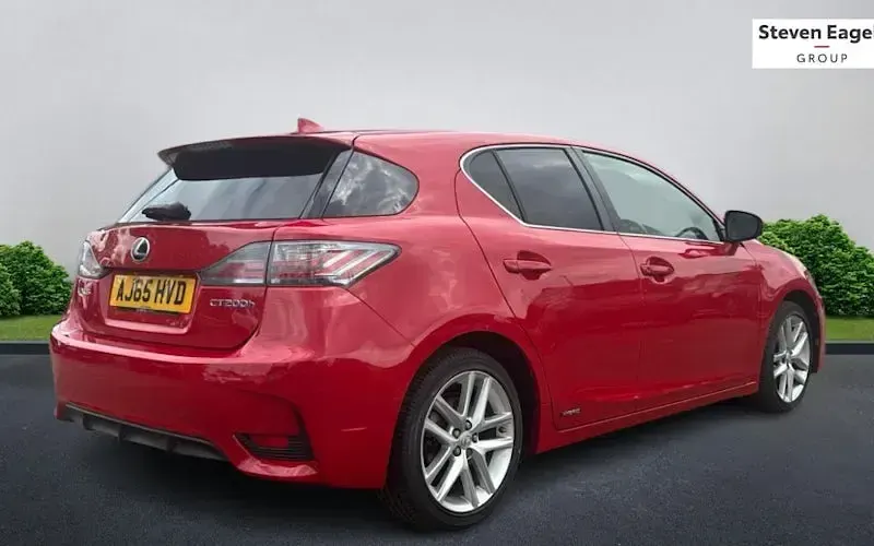 Used Lexus CT200h 136 HP (100 kW) 2017 Hatchback