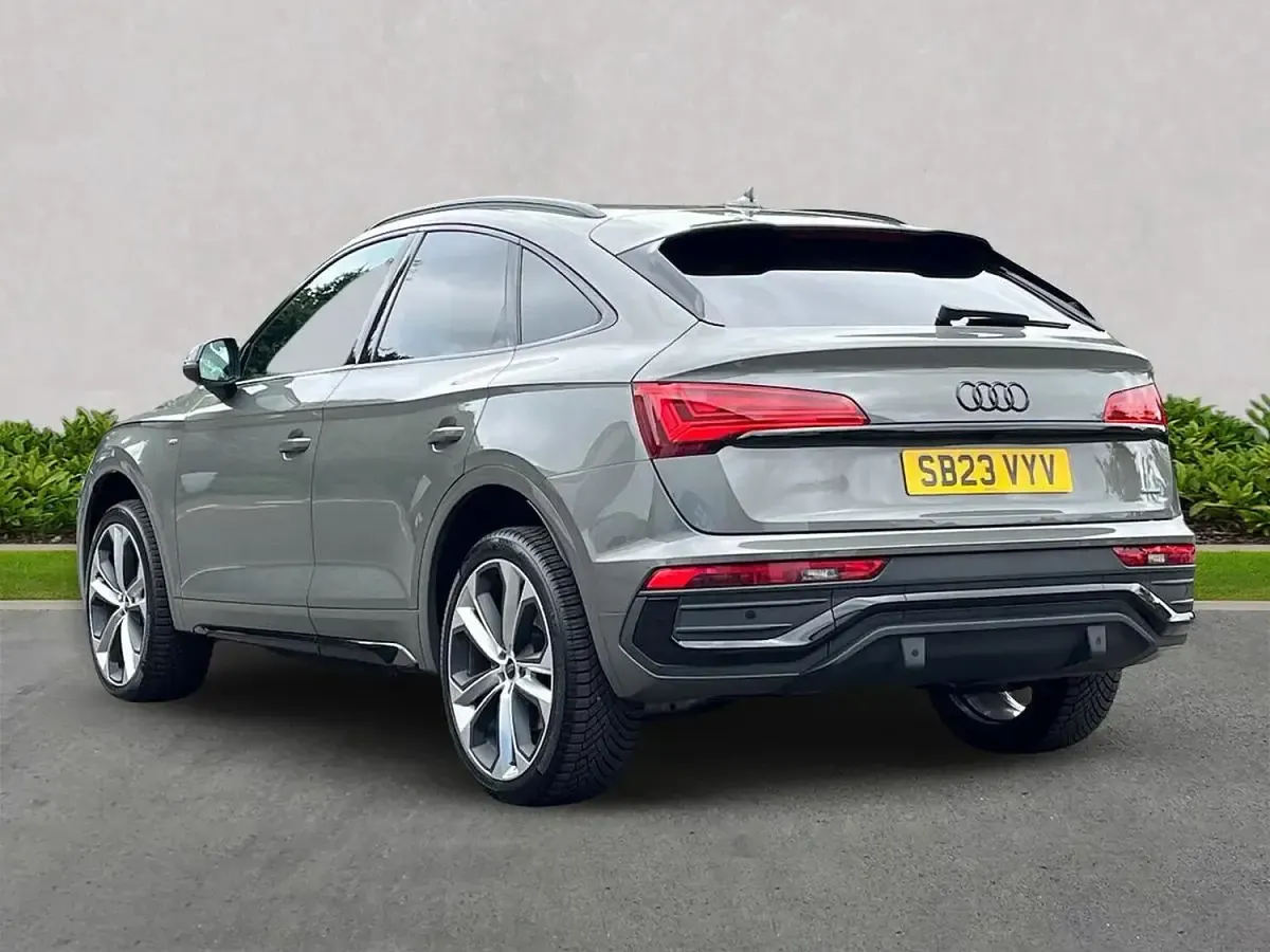 Used Audi Q5 Comfort 204 HP (150 kW) 2023 Grey SUV