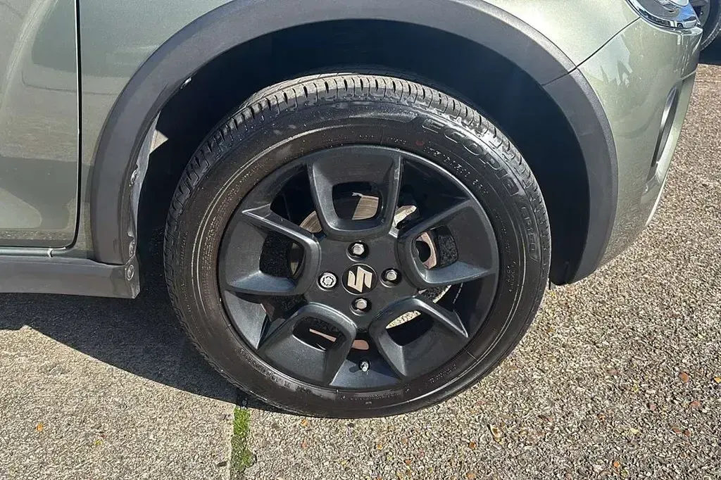 Usado Suzuki Ignis SZ5 83 HP (61 kW) 2022 Verde SUV