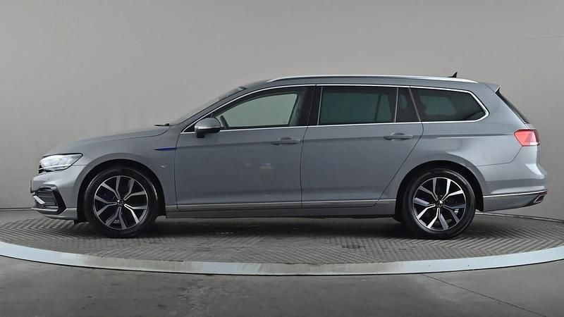 Used VW Passat GTE 218 HP (160 kW) 2022 Grey Estate