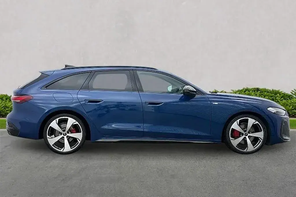 Begagnad Audi A5 Comfort 2025 Blå Kombi