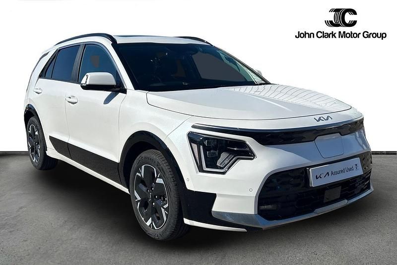 White Used 2024 Kia e-Niro SUV | £27,000 (Fair price) - Image 1/4