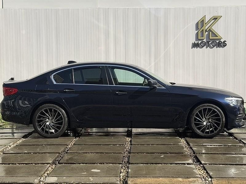 Used BMW 520 Comfort Edition 2018 Blue Sedan