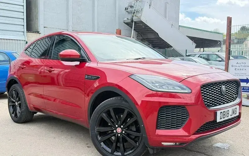Usado Jaguar E-Pace R-Dynamic 179 HP (131 kW) 2020 SUV