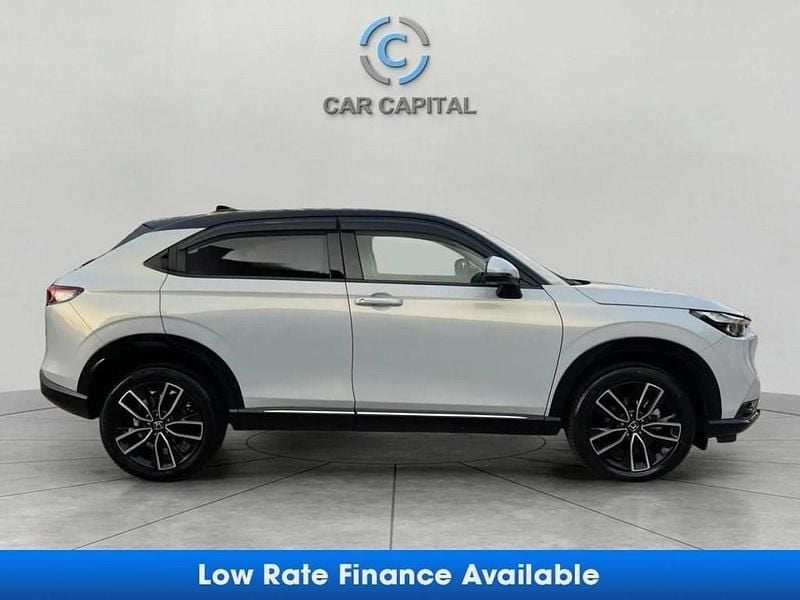 Used Honda HR-V Elegance 2022 White SUV