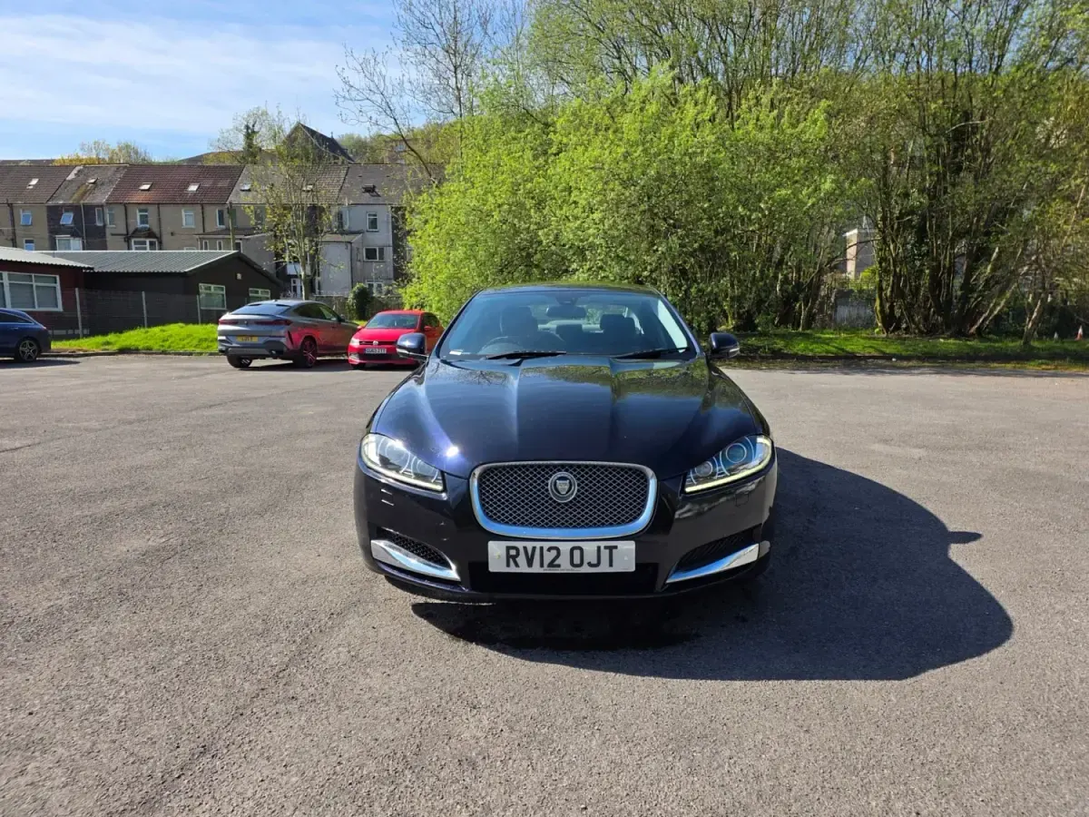 Begagnad Jaguar XF SE 2012 Blå Sedan