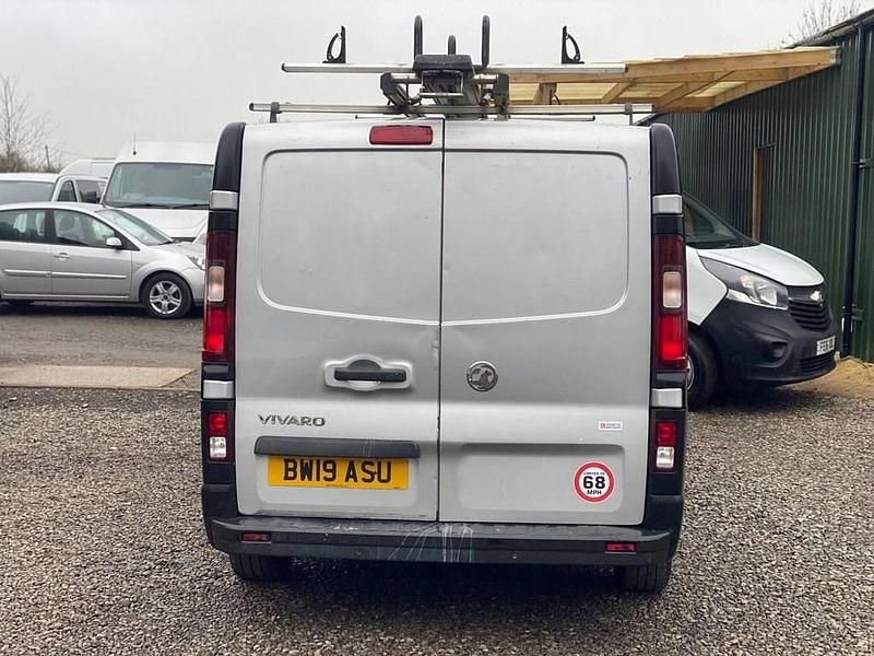 Used Vauxhall Vivaro S 95 HP (69 kW) 2019 Silver MPV