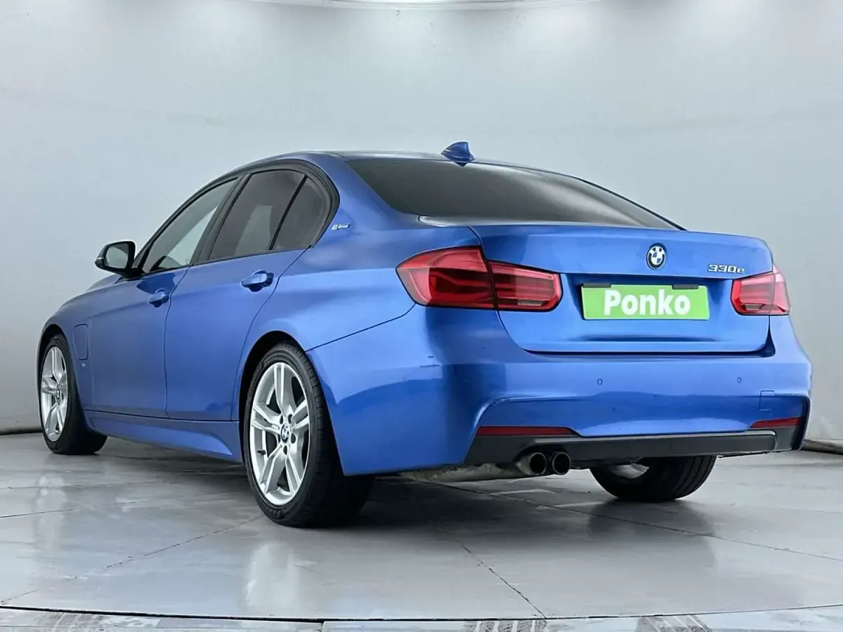 Begagnad BMW 330e M Sport 2016 Blå Sedan
