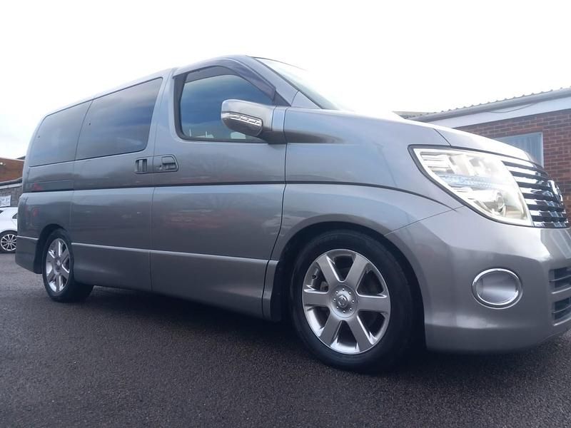 Used Nissan Elgrand 2007 Silver MPV