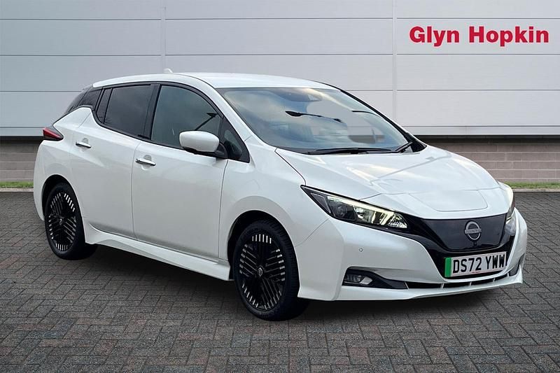Used Nissan Leaf N-Connecta 110 kW (150 HP) 2022 White Hatchback