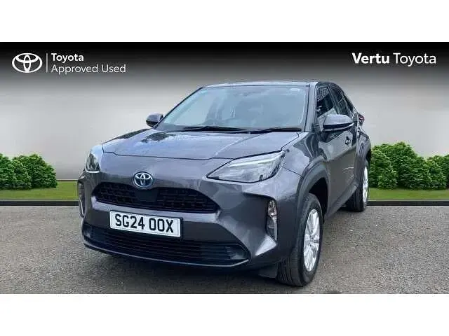 Used Toyota Yaris Cross 113 HP (83 kW) 2024 Grey SUV