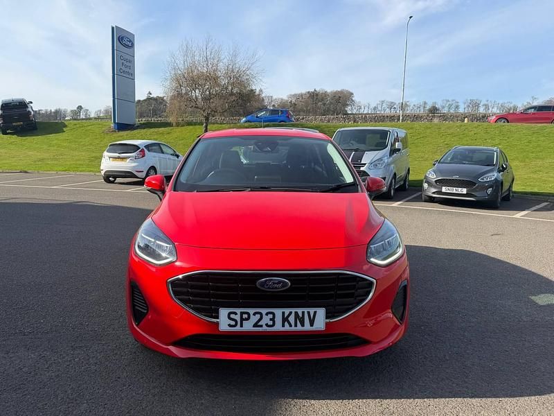 Używany Ford Fiesta Trend 100 KM (73 kW) 2023 Czerwony Hatchback