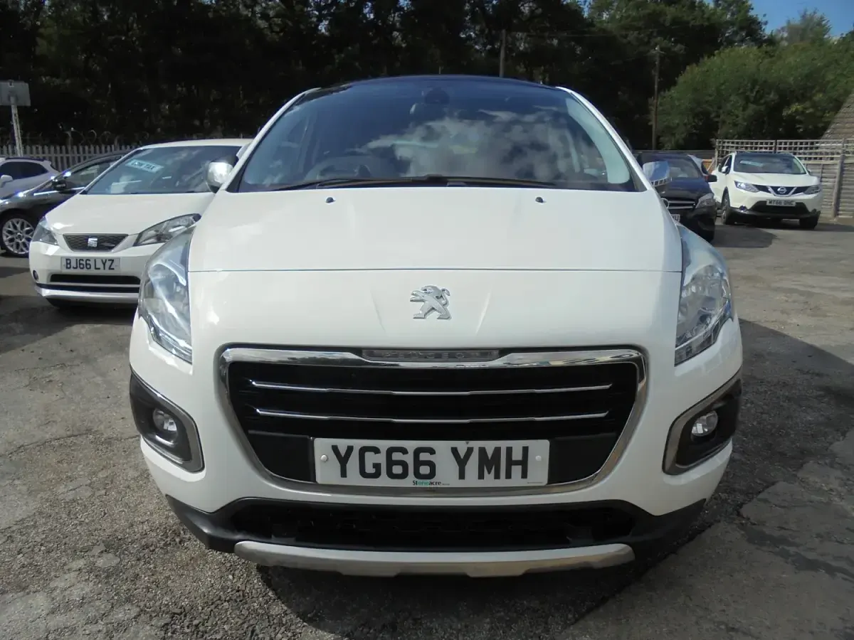 Used Peugeot 3008 Allure 2016 White Hatchback