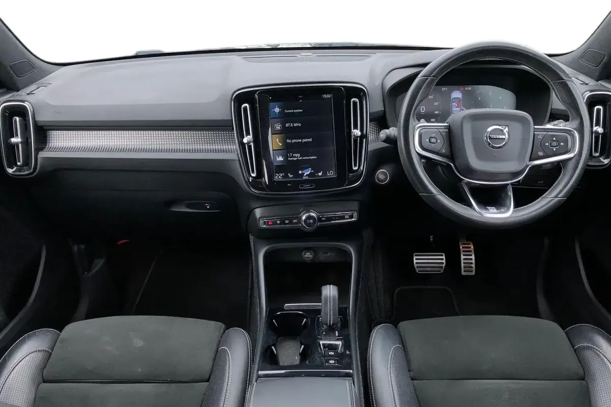 Used Volvo XC40 R-Design Pro 150 HP (110 kW) 2019 Black SUV