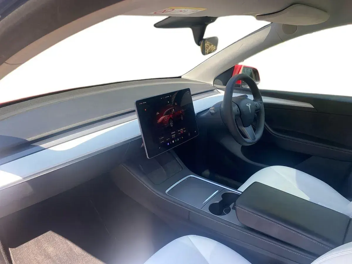 Used Tesla Model Y Long Range AWD 281 kW (383 HP) 2023 Red SUV