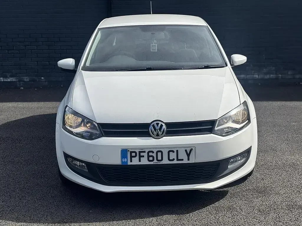 Used VW Polo 60 HP (44 kW) 2011 White Hatchback