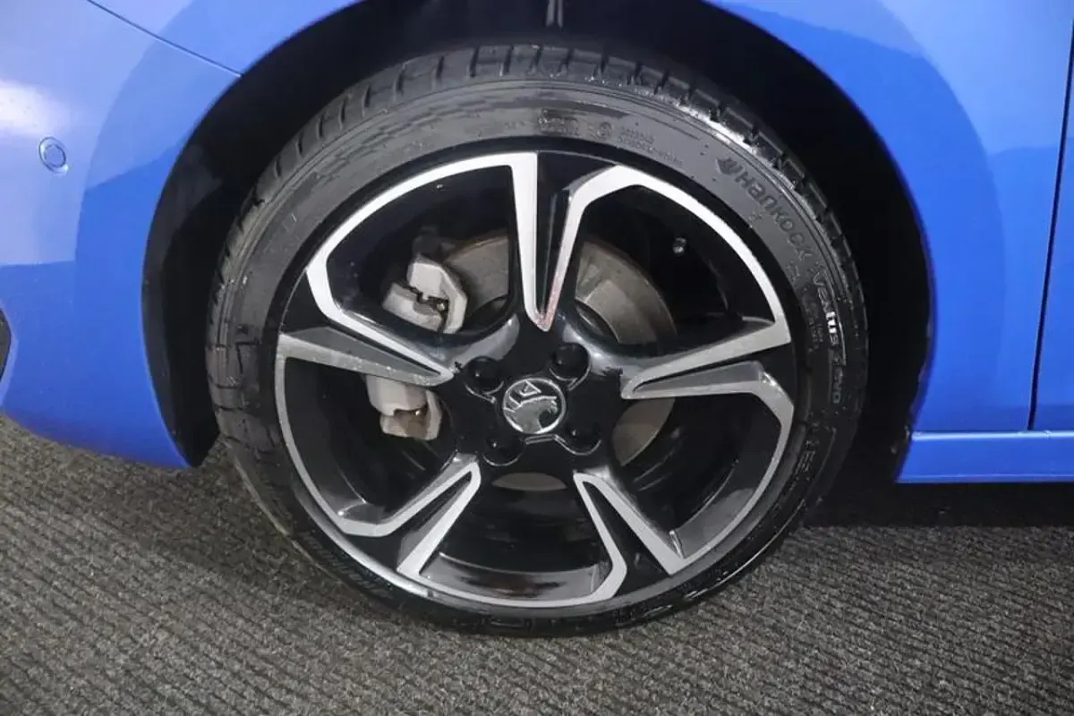 Używany Vauxhall Corsa S 99 KM (72 kW) 2024 Niebieski Hatchback