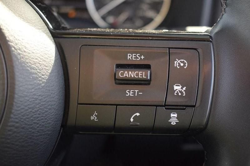 Used Nissan Qashqai Acenta Premium 190 HP (139 kW) 2023 Black SUV