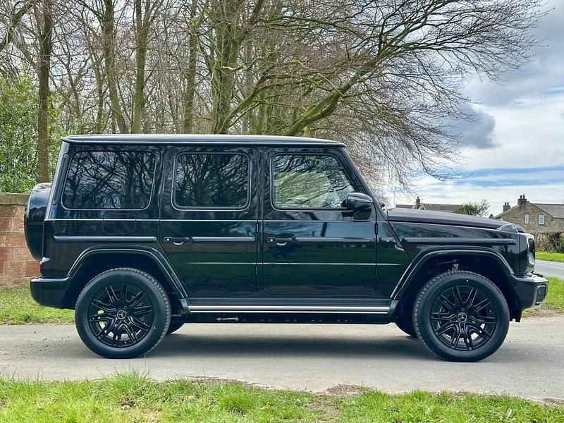 New Mercedes G580 AMG line 431 kW (587 HP) 2025 Obsidian black metallic SUV