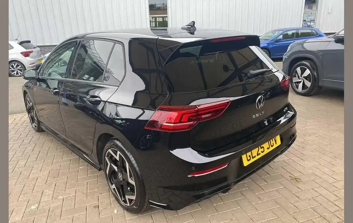 Used VW Golf VIII R-line 147 HP (108 kW) 2025 Black Hatchback