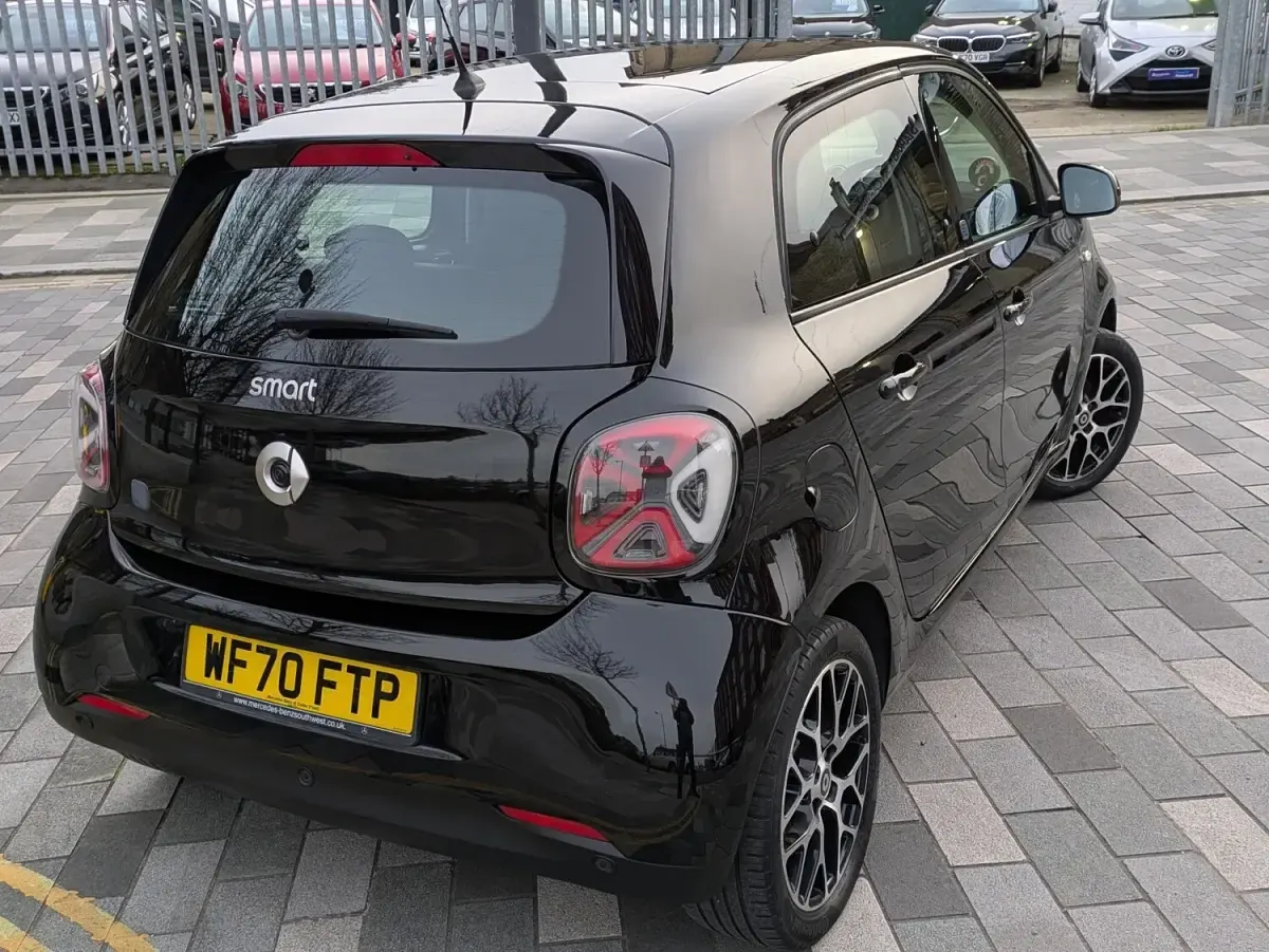 Used Smart ForFour Electric Drive Prime Exclusive 60 kW (82 HP) 2020 Black Hatchback