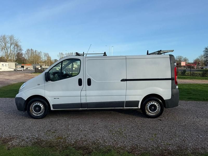 Używany Nissan Primastar SE 115 KM (84 kW) 2014 Biały Minivan