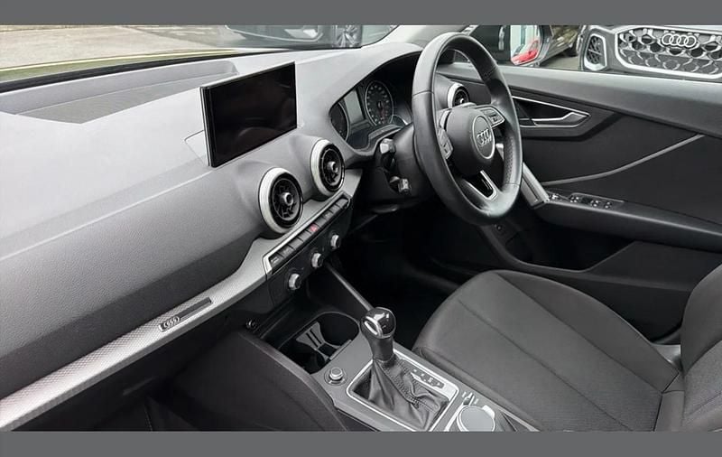 Usado Audi Q2 116 HP (85 kW) 2021 Preto SUV