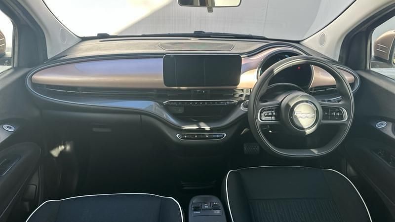 Used Fiat 500e 86 kW (118 HP) 2024 Gold Hatchback