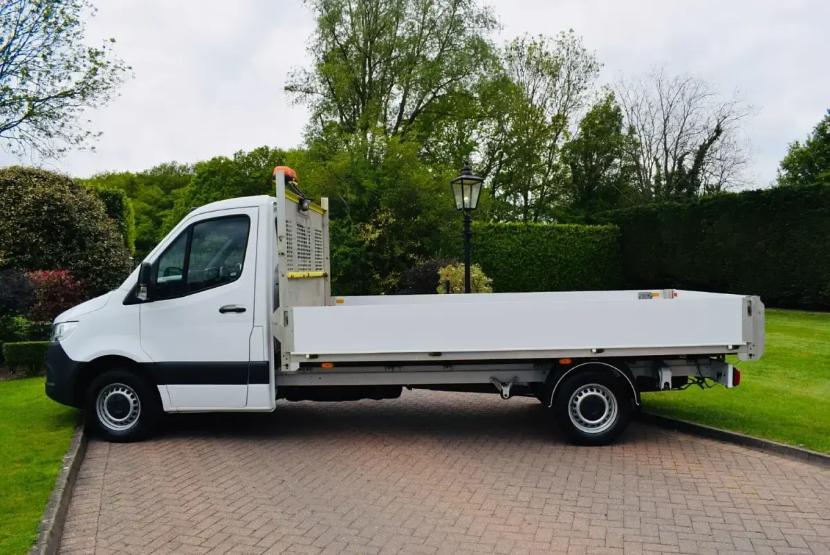 Usado Mercedes Sprinter Progressive 148 HP (108 kW) 2021 Branco Van