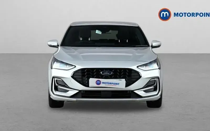 Used Ford Focus ST-Line 125 HP (91 kW) 2023 Silver Hatchback