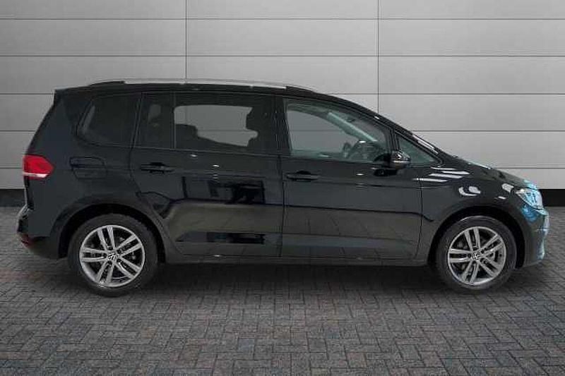 Used VW Touran Match 150 HP (110 kW) 2025 Grenadilla black MPV