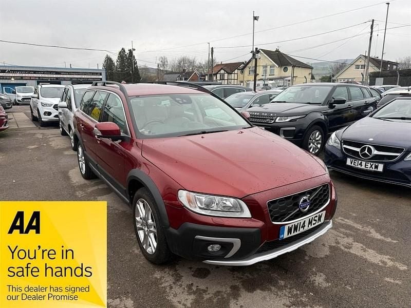 Red Used 2014 Volvo XC70 SE Lux Estate | £10,995 (Fair price) - Image 1/4